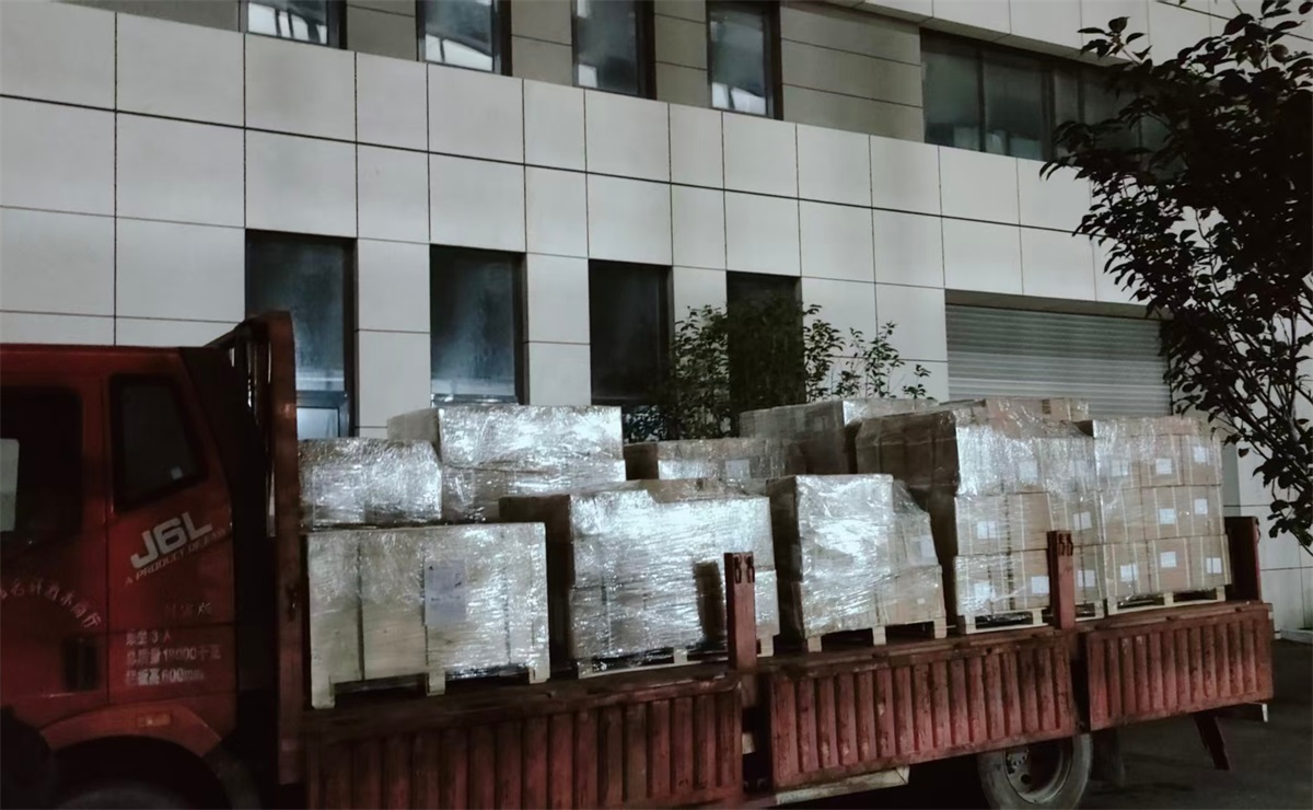 اینڈی میرین نے میرین ہارڈ ویئر کی تیاری مکمل کی اور اسے بندرگاہ تک پہنچایا